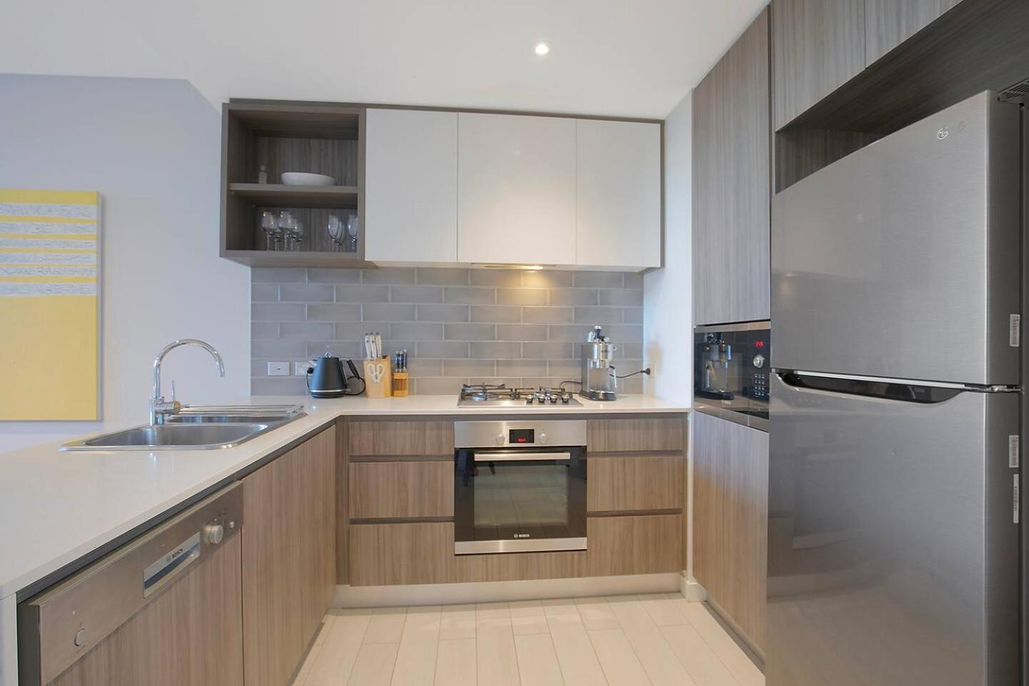 Apartment 'urban Lushscape' Hotel-style Comfort In Newstead
